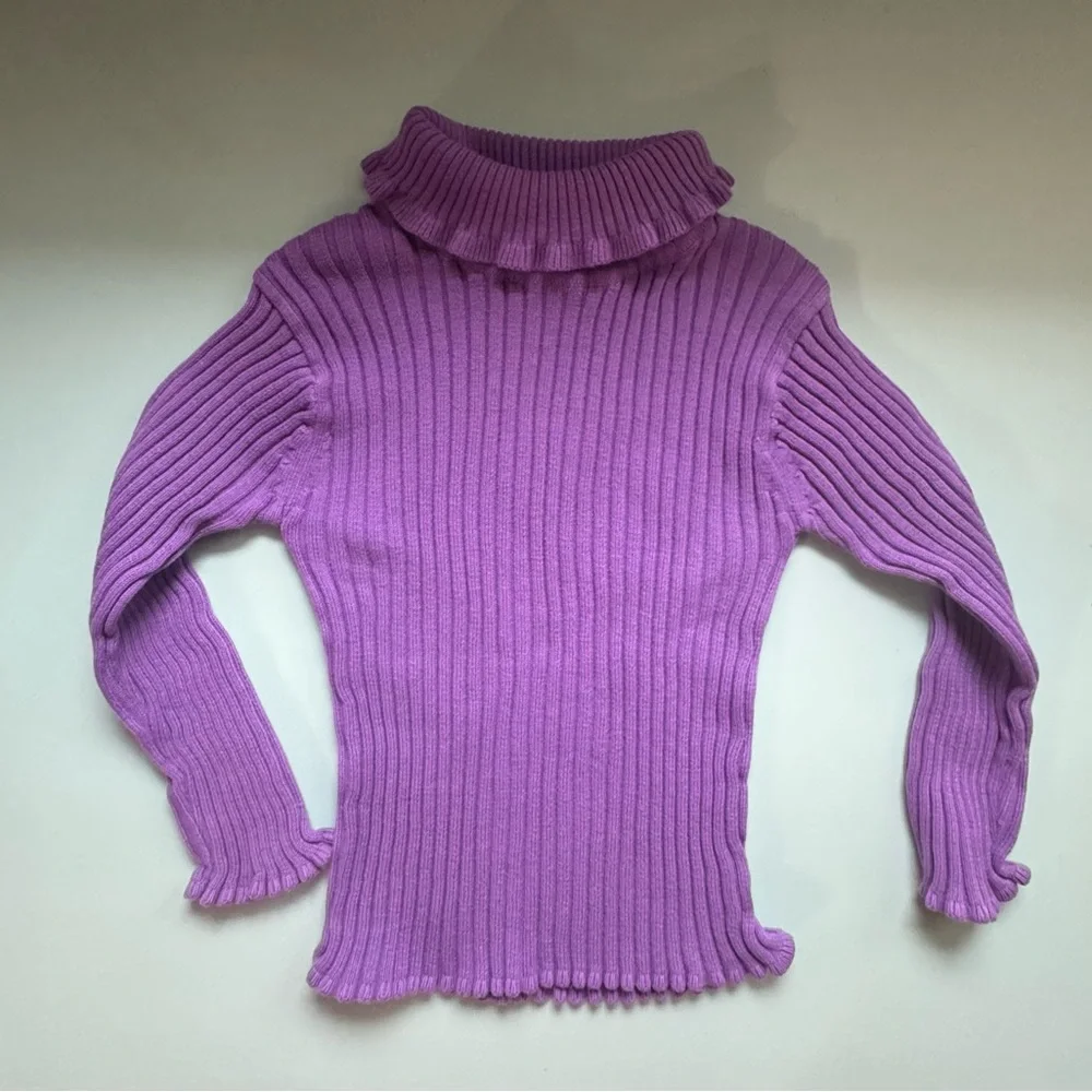 Size‎ 3Toddler Lot Of 4 - 1 Jeans, 1 Sweater, 1 Sweatshirt, 1 Socks